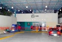 Unidad media auxilia a persona lesionada por atropello