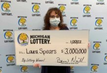 Mujer revisa spam de su mail y se entera que ganó 3 mdd en la lotería