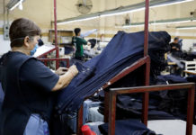 Obreros de Matamoros reclaman bono por 17 mil pesos