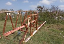 Vecinos de la España y Emilio Portes Gil piden puente peatonal en dren.