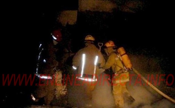 Incendio en vivienda deja dos personas lesionadas y daños materiales