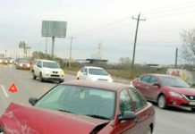 Accidentes viales dejan daños en unidades, personas lesionadas y caos