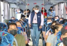 Agradecen beneficiarios continuidad de vacunación transfronteriza anti COVID