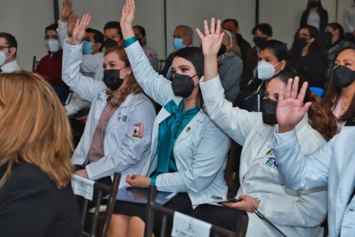 SST-066-2022.-Egresa nueva generación de Médicos Especialistas en el Hospital Infantil de Tamaulipas (1)