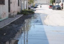 Vecinos de la Hidalgo padecen por fugas