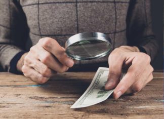 Joven usó billetes de juguete para robar por cuatro años a tienda donde trabajaba