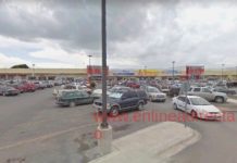 Atacan otras vez los rateros en estacionamiento de centro comercial se roban unidad