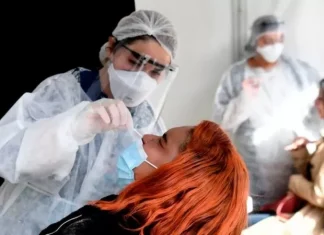 Covid: el fenómeno que te hace padecer los síntomas del coronavirus aunque no la tengas cuando te haces una PCR