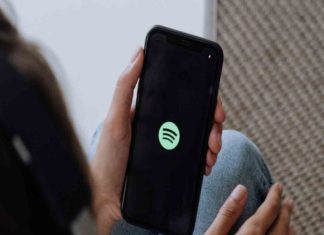 Spotify combatirá las fake news sobre covid tras crítica de Neil Young