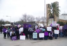 Activistas realizan marcha exigiendo un alto a la violencia a la mujer