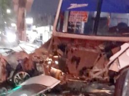 Aparatoso accidente deja daños y personas lesionadas