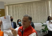 Movimiento Ciudadano registra a Arturo Diez