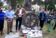 Clubes Rotarios entierran capsula del tiempo en arbolito de la Amistad