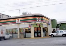 Empleados de tienda comercial sufren violento asalto a manos de un ratero