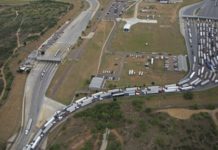 Oficial de aduanas de EU decomisan más de 4 MDD en droga en puente Colombia