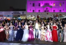 Corona Alcalde Carlos Peña Ortiz a Yatziri como Srita. Fiestas de Aniversario