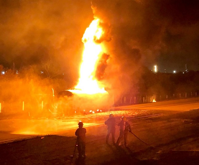 incendio pipa 24mar22