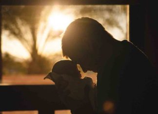 Los hombres también sufren depresión postparto: estos son sus principales síntomas