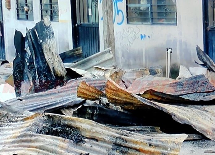 Bomberos atienden llamados de incendios en viviendas (2)