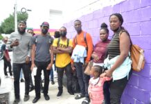 Haitianos huyen de la guerra, las pandillas y la crisis