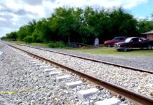 Hallan cadáver a orillas de las vías del tren en poblado