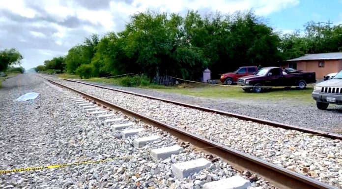 Hallan cadáver a orillas de las vías del tren en poblado