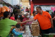 Hace compromisos Arturo Diez con locatarios del Mercado para comenzar de cero