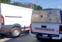 Muere persona tras caerle unidad encima