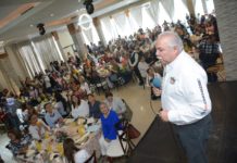 Al grito de “Gobernador, Gobernador” mujeres dan su respaldo a César Verástegui