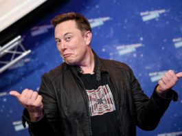 Elon Musk compra Twitter y desea que no borren sus peores críticas