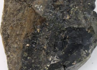 Científicos confirman la roca más caliente jamás encontrada en la Tierra (que se formó a 2.370 ºC)