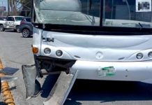 Accidente deja daños materiales y obstrucción en la vialidad