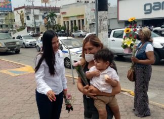 Piden madres solteras y abuelitos apoyos alimentarios.