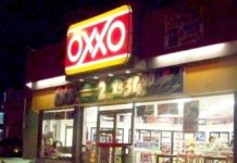 Trío de rateros amaga a empleados de tienda para huir con dinero y mercancía