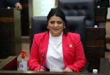 Sobina de AMLO insiste que no pidió “moches”