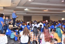 Se reúne Truko con miles de mujeres de Nuevo Laredo