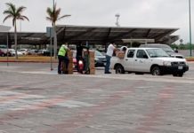 Empiezan a sacar documentos oficiales de la Torre Gubernamental