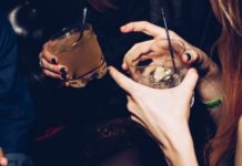 Joven mexicana crea detector para saber si pusieron droga en tu bebida