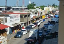 Insisten limpien calles aledañas al mercado y baje rutas del transporte público