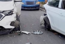Accidente deja solo daños y caos vial en concurrida arteria vial