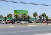 Arrestan a sujeto por alterar el orden y pretender sacar mercancía sin pagarla
