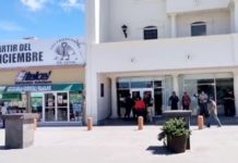 Bomberos acuden a conato de incendio en Presidencia Municipal