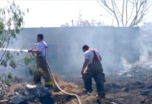 Bomberos sofocan incendio en pastizal