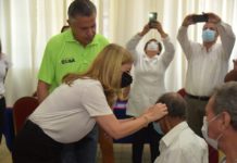 Entregan Chucho Nader y Aída Féres Aparatos Auditivos a Cien Tampiqueños