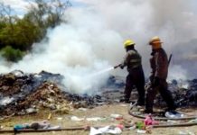 Bomberos sofocan predio y dejan daños materiales