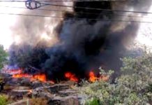 Bomberos sofocan dos incendios en pastizales