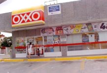 Ratero amaga a empleados de tienda para robarles