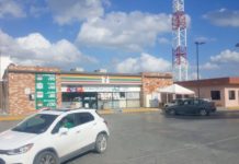Solitario ratero amaga a empleados para asaltar la tienda