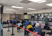 Acuden contribuyentes a pagar puntualmente su predial