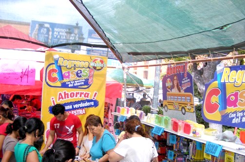 Celebran con exito feria de utiles escolares (4)